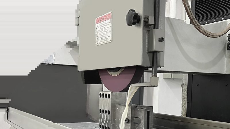 苏州双色模具代加工与单色模具：本质区别与适用场景**