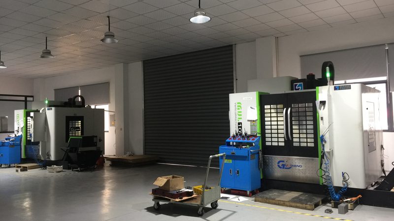 家电外壳双色注塑模具：标准与工艺解析**