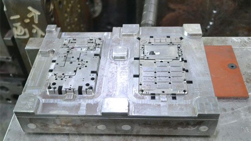 汽车冲压模具材质选择：揭秘关键因素与误区