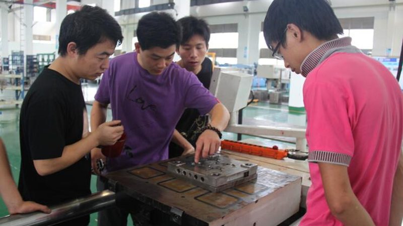 东莞注塑模具加工周期：揭秘影响其长短的关键因素**